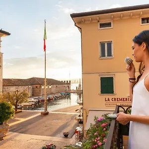 Apartment The Mansion Of Countess Rizzardi On Garda, Lazise